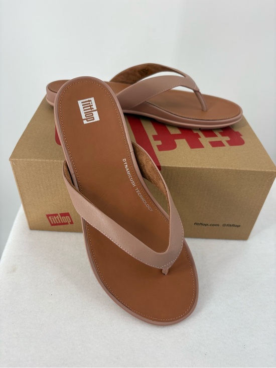 Fitflop Shoes - FitFlop Gracie Flip-Flops - Leather Beige 8.5